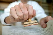 Rund die Hälfte der Gemeinden im Kanton Luzern kennen die Nachkommen-Erbschaftssteuer. (Symbolbild: Ulrich Baumgarten/Getty)