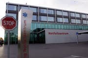 Die Kosten in den Zuger Spitälern sollen eingedämmt werden. Im Bild das Kantonsspital Baar. (Bild: Werner Schelbert)