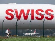 Mehr Passagiere, aber schlechtere Auslastung: Die April-Bilanz der Airline Swiss ist durchzogen. (Bild: KEYSTONE/CHRISTIAN MERZ)