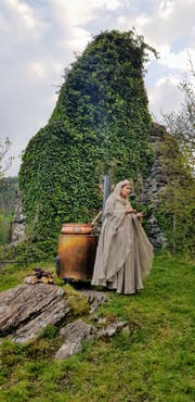 Machte Wasser zum Beerenpunsch: Katja Langenbahn auf dem Gedankenberg. (Bild: PD)