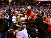 Kawhi Leonard entschied die Partie zwischen Toronto und Philadelphia in letzter Sekunde (Bild: KEYSTONE/AP The Canadian Press/FRANK GUNN)