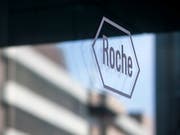Der Pharmakonzern Roche muss sich bei der im Februar angekündigten Übernahme des Gentechnikunternehmens weiter gedulden. Er hat nun die Angebotsfrist an die Aktionäre bis Mitte Juni verlängert. (Bild: KEYSTONE/ALEXANDRA WEY)