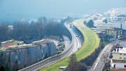So wird die neue Lärmschutzwand in Hergiswil aussehen.Visualisierung (Bild: PD)