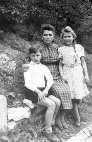 Gertrude Rodowski mit ihren beiden Kindern Klaus und Gisela in Berlin 1946. (Bild: Familienarchiv Rodowski)
