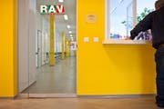 Im April waren im Kanton St. Gallen 5190 Arbeitslose und 9679 Stellensuchenden bei den Regionalen Arbeitsvermittlungszentren (RAV) registriert. (Bild: Gaetan Bally/Keystone)