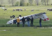 Das Flugzeug hat sich bei der Landung überschlagen. (Bild: Leser Tobias von Allmen, Beromünster, 14. Mai 2019)