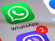 Durch die Sicherheitslücke bei den Anrufen über Whatsapp konnten Hacker eine Überwachungssoftware auf dem Handy der Benutzer einrichten. (Bild: KEYSTONE/AP/PATRICK SISON)