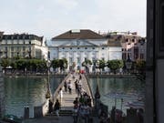 Das Luzerner Theater an der Reuss stellt die kommende Saison unter das Motto «Zeit der Zukunft». (Bild: KEYSTONE/GAETAN BALLY)