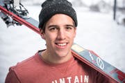 Seine Ski schultert Joel Gisler höchstens noch privat. (Bild: Mareycke Frehner)