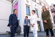 Am Start in die neue Saison: Intendant Benedikt von Peter mit (von links) Johanna Wall (Oper), Kathleen McNurney (Tanz) und Sandra Küpper (Schauspiel).Bild: Dominik Wunderli (Luzern, 14. Mai 2019)