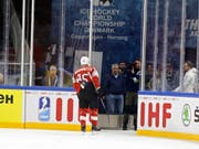 Andrighettos unrühmlicher Abgang gegen Österreich vor einem Jahr in Kopenhagen: vorzeitige Dusche nach einer Matchstrafe, anschliessend setzte es auch noch eine Spielsperre ab (Bild: KEYSTONE/SALVATORE DI NOLFI)