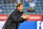 René Weiler an der Seitenlinie beim FC Luzern in der Swisspor-Arena. (Bild: Martin Meienberger/Freshfocus (Luzern, 16. Februar 2019))