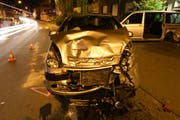 Die Autos sind nach dem Unfall zerstört. (Bild: Staatsanwaltschaft Luzern)