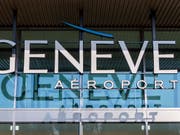 Am Genfer Flughafen sind am Mittwoch wegen des Verdachts auf Korruption mehrere Hausdurchsuchungen durchgeführt worden. (Bild: KEYSTONE/MARTIAL TREZZINI)