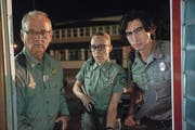 Kampf gegen Zombies im Film «The Dead don't Die» mit Bill Murray (links). (Bild: Universal)