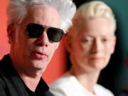 US-Regisseur Jim Jarmusch (links) und Schauspielerin Tilda Swinton an den 72. Filmfestspielen in Cannes: Mit seiner Zombie-Komödie «The Dead Don't Die» zielt Jarmusch auf die USA der Gegenwart. (Bild: KEYSTONE/EPA POOL/SEBASTIEN NOGIER / POOL)
