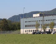 Im Altstätter Regionalgefängnis, in der Zelle ganz oben links, musste Edwin Kopp 40 Tage in U-Haft verbringen. (Bild: Gert Bruderer)