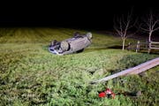 Als das Auto von der Strasse abkam, überschlug es sich mehrmals. (Bild: Luzerner Polizei, Neudorf, 14. Mai 2019)