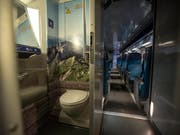 Für die Reinigung der Toiletten soll das Personal auch künftig eine «Schmutzzulage» erhalten. Darauf haben sich die Gewerkschaft des Verkehrspersonals und die SBB geeinigt. (Bild: KEYSTONE/PATRICK B. KRAEMER)