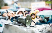 Erstmals protestieren heute Abend Klimaaktivisten in Wil. Doch finden ihre Forderungen im Parlament Gehör? (Bild: Andrea Stalder)