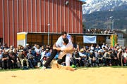 Dem Wartauer Kjetil Fausch (links) wird am Heimanlass in Trübbach viel zugetraut. (Bild: Robert Kucera)