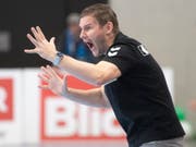 Viel Spannung, aber ein gutes Ende für Kadetten Schaffhausen und Trainer Petr Hrachovec (Bild: KEYSTONE/MARCEL BIERI)