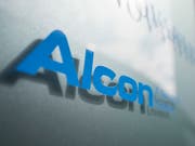 Der Börsenneuling Alcon hat zu Jahresbeginn zwar mehr mit augenchirurgischen Produkten umgesetzt, aber weniger mit Kontaktlinsen und Kontaktlinsenpflegemitteln. (Bild: KEYSTONE/URS FLUEELER)