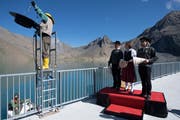 Einweihung des Linth-Limmern-Stausees 2016: Die Axpo investierte 2,1 Milliarden Franken. (Bild: Keystone/Gian Ehrenzeller).