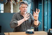 Francisco Obieta erhält einen Anerkennungspreis der St.Gallischen Kulturstiftung. (Bild: Urs Bucher)