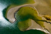 Die Gestaltungskraft des Wasser ist auch in einheimischen Gewässern immer wieder zu beobachten. (Bild: KEY/Adrien Perritaz - 20. April 2019)