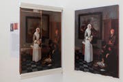 Links oben sieht man das Stück Rock, das herausgesägt und oben an das Gemälde Quiringh van Brekelenkams angefügt wurde. Rechts ist eine digitale Rekonstruktion des Originalzustandes zu sehen. (Foto: Stefan Rohner)