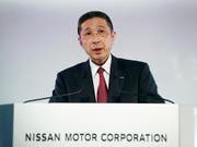 Der japanische Autobauer Nissan hat im Streit mit Renault um das künftige Kräfteverhältnis in der Autoallianz seinem Konzernchef das Vertrauen ausgesprochen. Hiroto Saikawa solle an der Spitze des Unternehmens bleiben. (Bild: KEYSTONE/EPA/KIMIMASA MAYAMA)