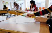 Flüchtlingskinder in der Integrationsklasse in Zug. (Bild: Gina Böhme, 22. November 2016)