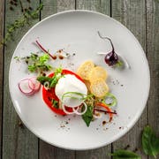 Wer jeden zweiten Tag auf Fleisch verzichtet, schont die Umwelt und lebt erst noch gesünder. (Bild: Getty)
