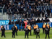 12. Mai in Luzern: GC-Chaoten erzwingen den zweiten Spielabbruch in dieser Saison (Bild: KEYSTONE/STR)