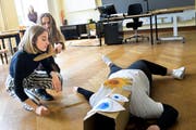 Die lesbische Tochter wird getötet, das Monster ist bereits tot. (Bild: Donato Caspari)
