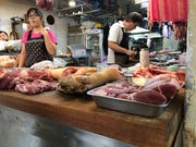 Auf einem Markt in der Hauptstadt Taipeh