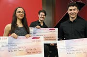 Die Kantonsschule Heerbrugg würdigte die besten Maturaarbeiten in drei Kategorien. Es gewannen Jamie Moser, Balgach, Noah Reis, Diepoldsau, und Pascal Graber, Oberriet. (Bild: Hildegard Bickel)