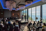 Die Aussicht ist auf dem Bürgenstock fast genauso Protagonistin wie die Künstlerinnen und Künstler. (Bild: Dominik Wunderli, 18. Mai 2019)