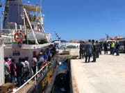 Das Rettungsschiff Mare Jonio in Lampedusa: Das Uno-Menschenrechtsbüro in Genf kritisiert die Migrationspolitik der italienischen Regierung. Ein neues Sicherheitspaket, das in den nächsten Tagen verabschieden werden soll, sieht unter anderem drakonische Strafen für private Retter vor. (Archivbild). (Bild: KEYSTONE/EPA ANSA/ELIO DESIDERIO)