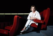 Die Preisträgerin Sabina Schneebeli im Kino Seehof in Zug. (Bild: Stefan Kaiser, 2. Mai 2019))