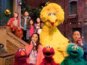 Nun ist klar, wo sich die Sesamstrasse aus der gleichnamigen US-Kinderserie befindet: In New York wurde ein Teil einer bestehenden Strasse am Südwestende des Central Parks umbenannt. (Bild: KEYSTONE/AP HBO)