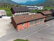 Auf dem Dach der Turnhalle 1 (im Vordergrund) plant der Gemeinderat eine Fotovoltaikanlage. (Bild: Roger Grütter (Giswil, 1. Mai 2019))