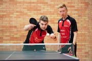 Teamcaptain Michal Kubat (links) und St.Gallens Nummer drei Noah Mamié beim Training. Bild: Urs Bucher