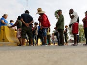 Migranten in Mexiko, die sich um Asyl in den USA bemühen. (Bild: KEYSTONE/AP/ERIC GAY)