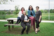 So präsentiert sich das Leitungsteam des neu gegründeten Frauennetzes in Neuenkirch (von links): Simone Schmid, Monika Bürkli, Sandra Odermatt und Heidi Wigger. (Bild: Manuela Jans-Koch (2. Mai 2019))