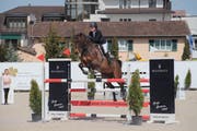 Vergangenes Jahr nahm Michèle Josuran mit Caspian Queen am Springturnier teil. (Bild: PD)