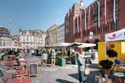 Blick auf den Marktplatz im Zentrum von Basel. (Bild: Christian Beutler/Keystone, Basel, 20. April 2016)