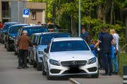 Ein Teil der Blechlawine vom Sonntagnachmittag auf Peter und Paul. (Bild: Raphael Rohner - 19. Mai 2019)