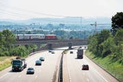Ziel des Mobility Pricing ist es, den Verkehr besser auf den Tag zu verteilen. (Bild: Keystone)